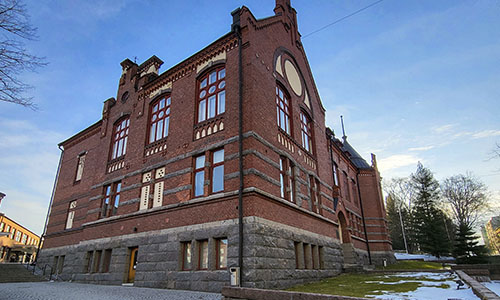 Yhteiskunta- ja talouslinjan pääsykoe 2025