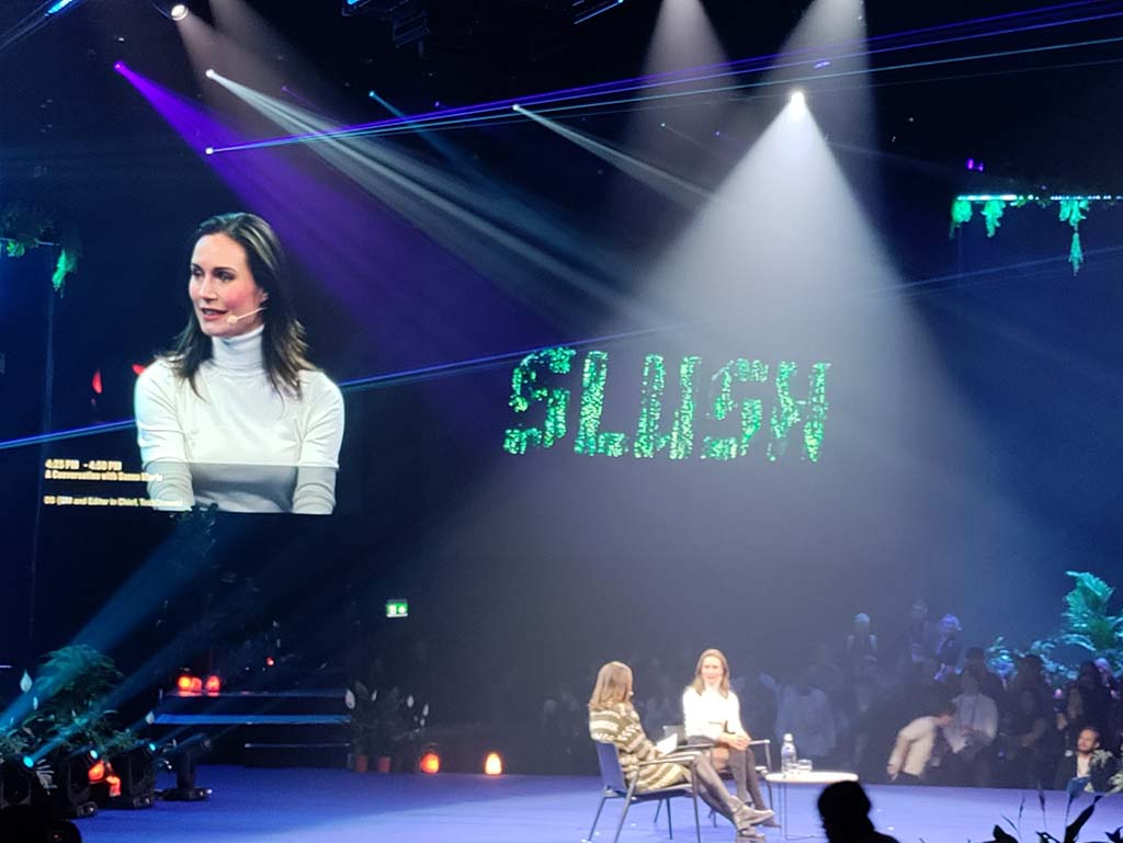 Sanna Marin Slush-tapahtuman lavalla.